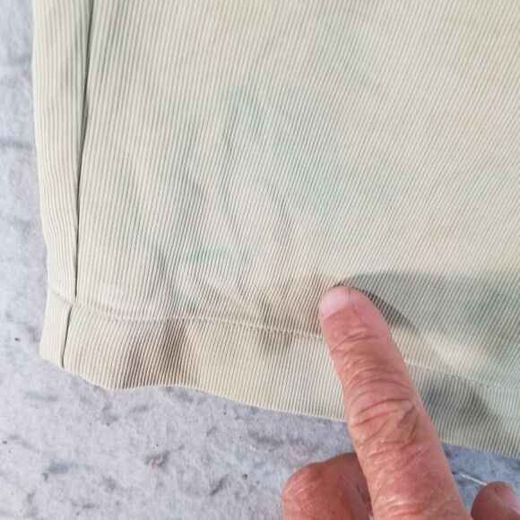 Tommy Bahama silk shorts men's 33 x 8.5 light green flawed - Picture 6 of 13